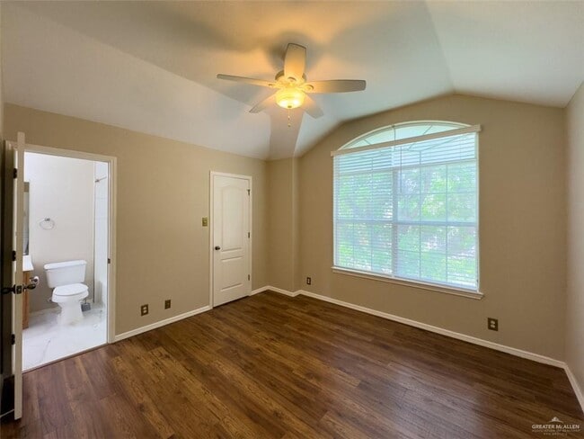 Building Photo - 38 San Sebastian St