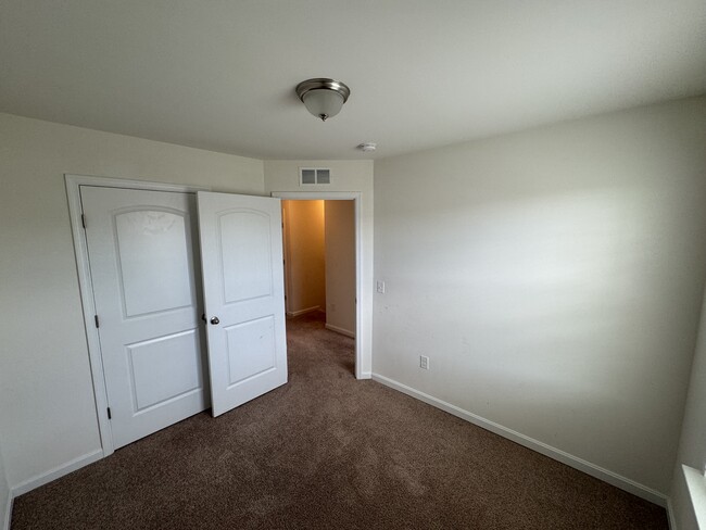 Building Photo - 172 Drexel Ct