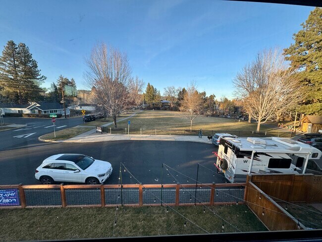 Building Photo - 124 NW Columbia St