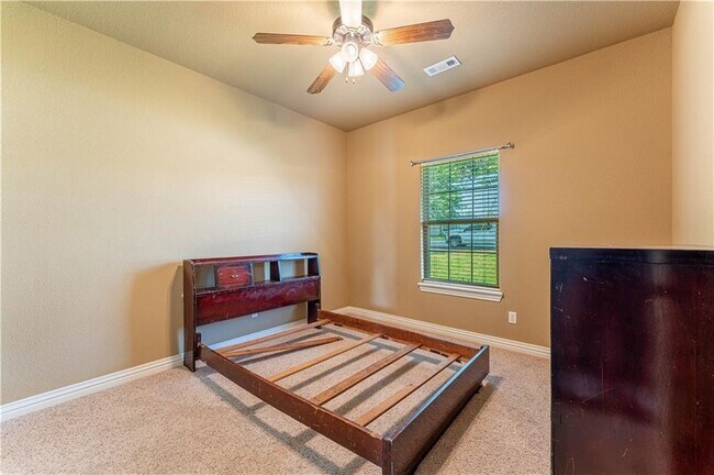 Building Photo - 126 S Angus Ln