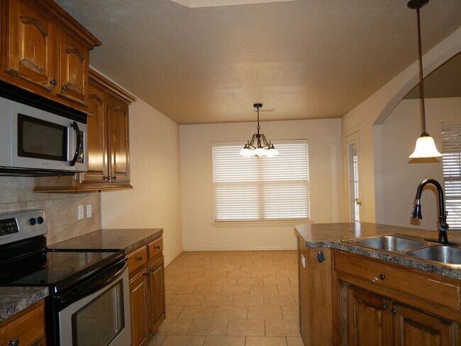 Building Photo - 1216 Bur Pl