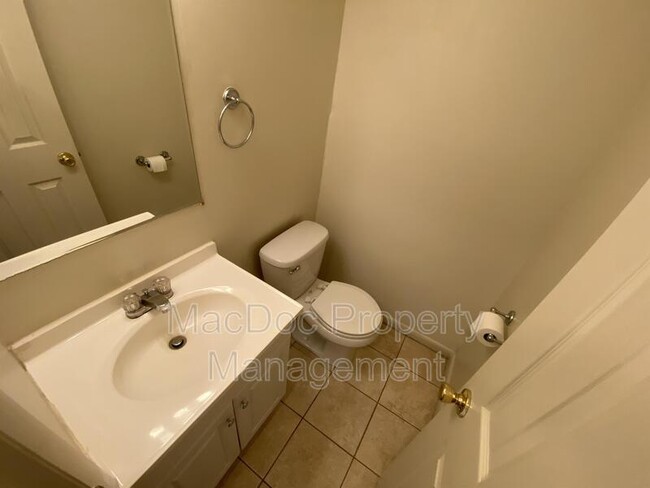 Building Photo - 729 Anvil Rd