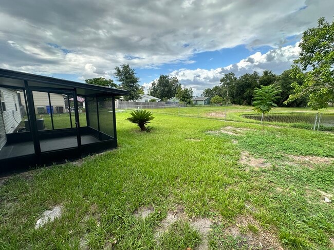 Building Photo - 2517 Oak Hollow Dr