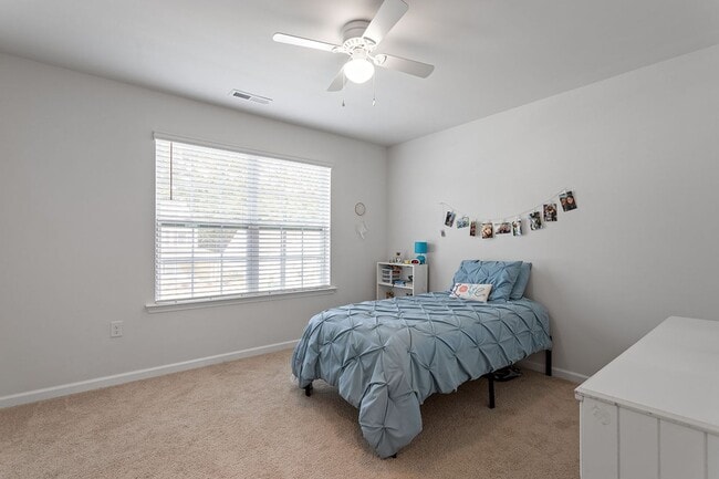 Building Photo - Spacious 5 BR for Rent in Wendall-Availabl...