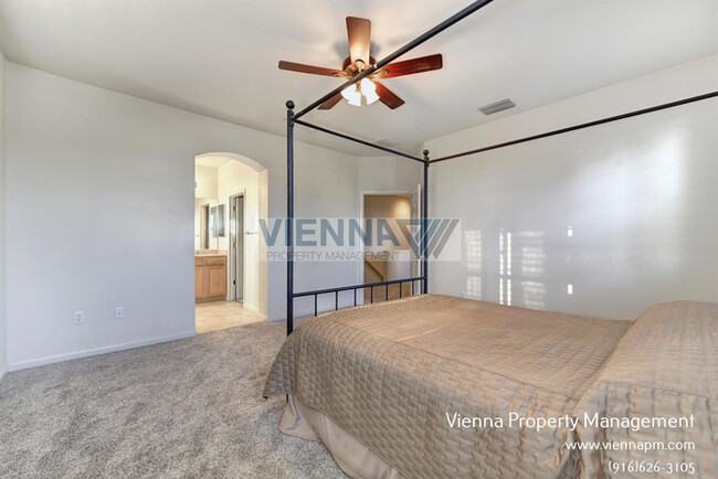 Building Photo - 1003 Ferry Cir