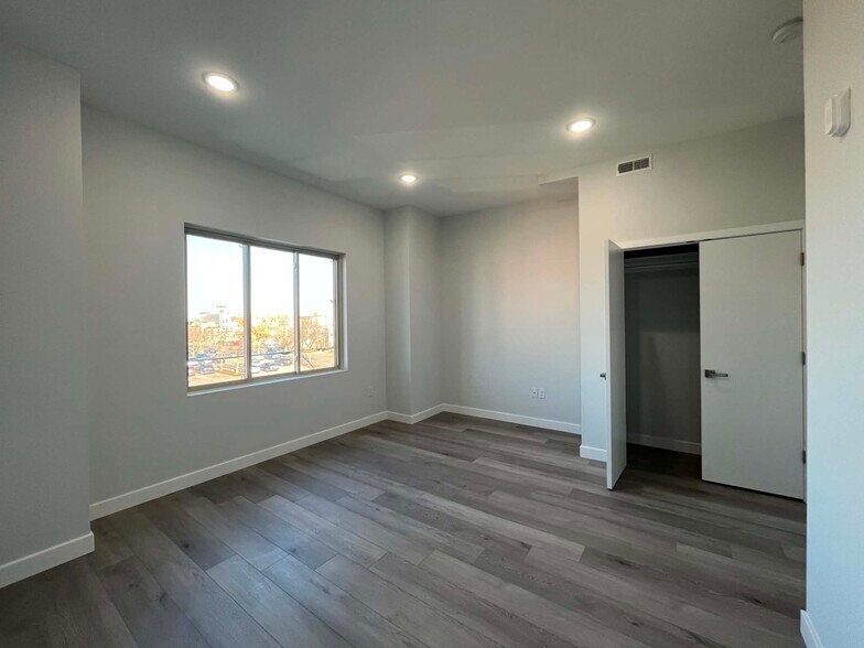 Building Photo - 522 W Berks St