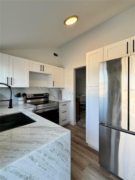 Building Photo - 6980 Poinsetta Ave