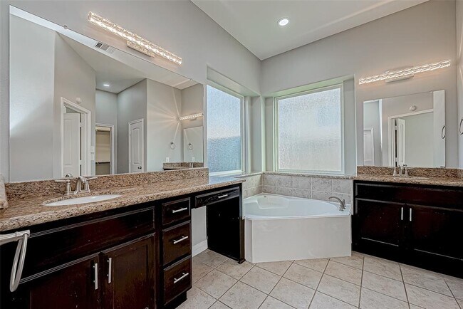 Building Photo - 30806 Academy Trace Dr
