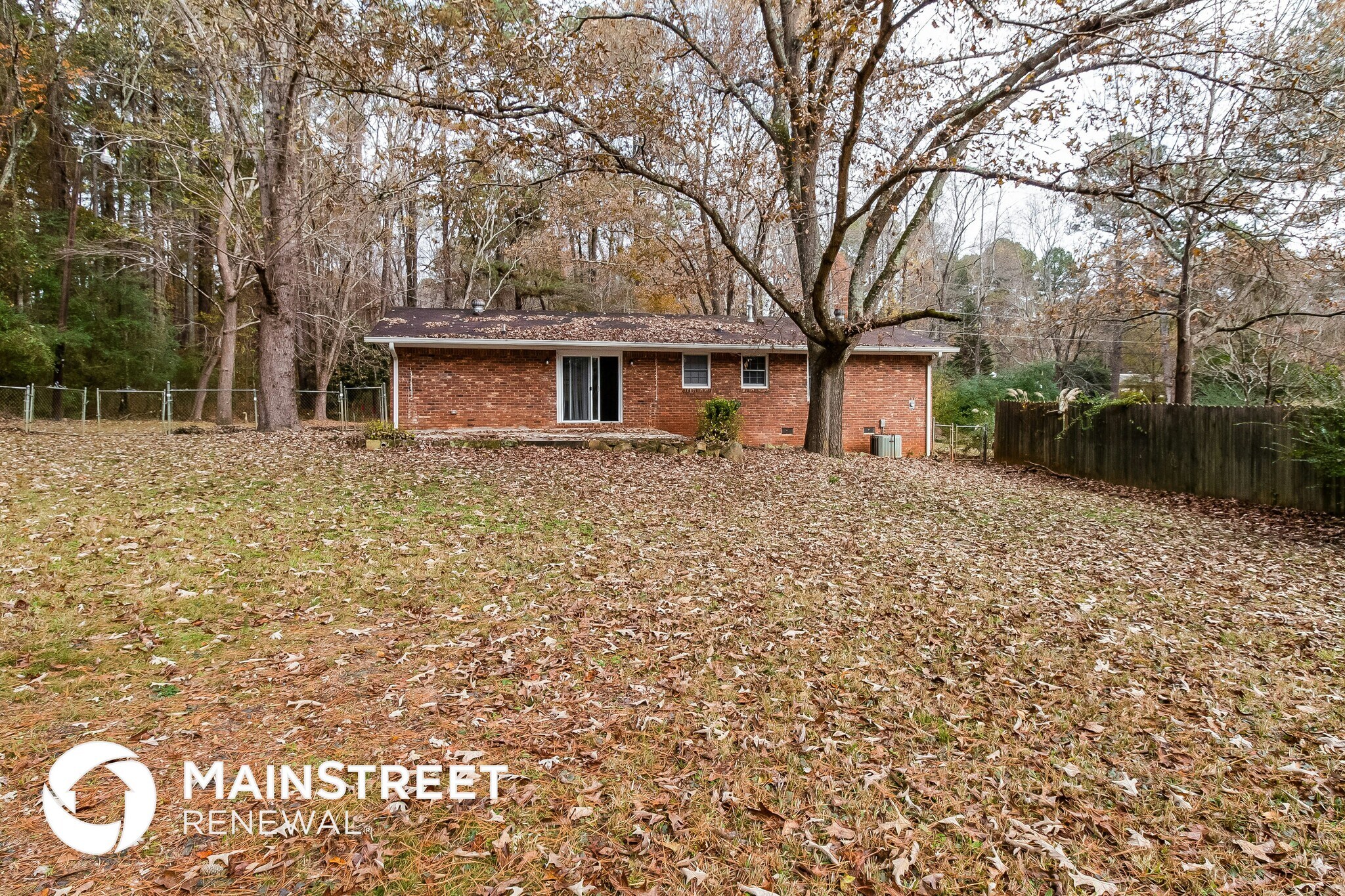 Building Photo - 892 Oak Dr