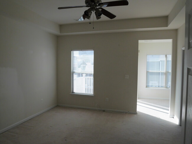 Building Photo - 2 Bedroom Townhome Located In Baltimore Ci...