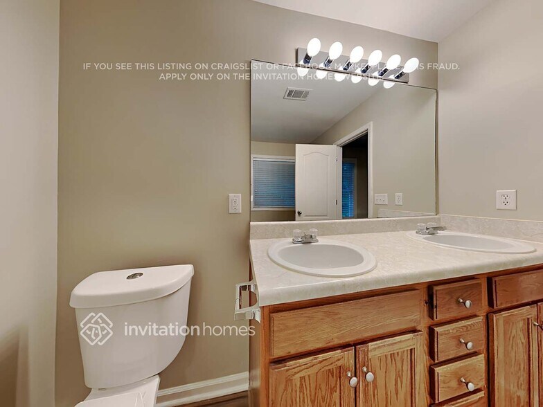 Building Photo - 147 Hawthorn Dr