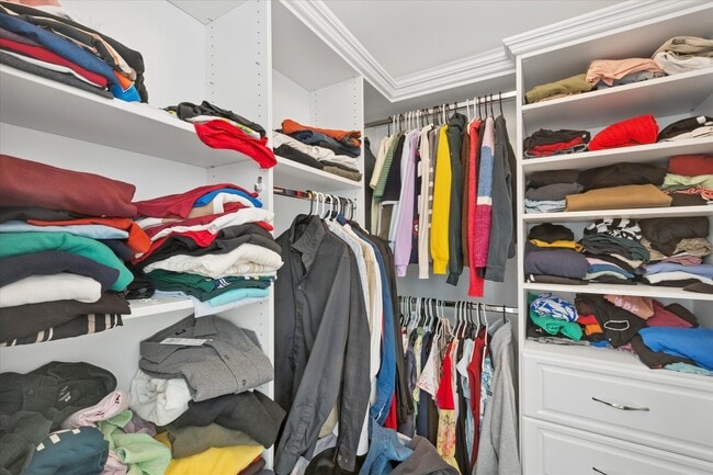 Building Photo - 401 E Ontario St