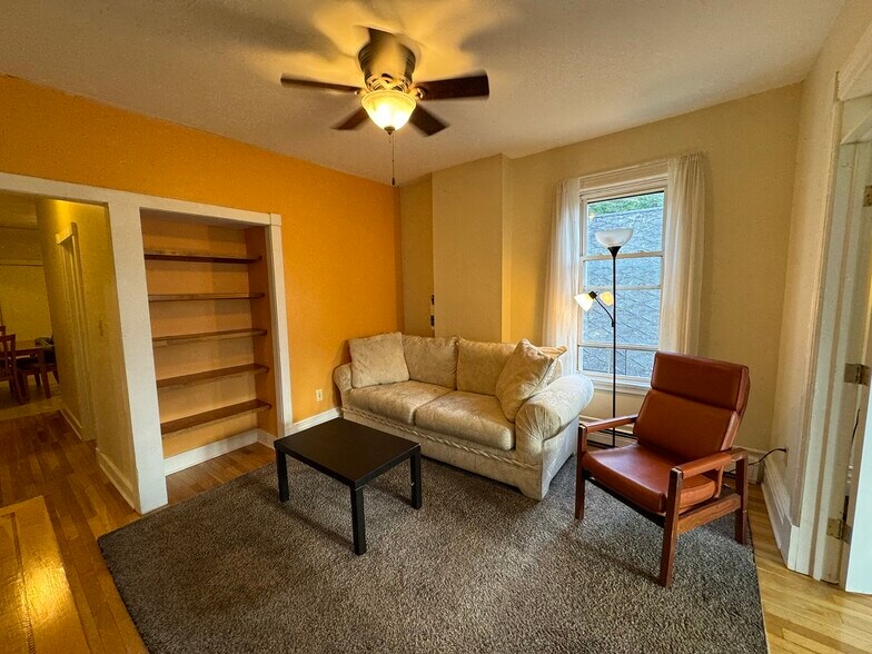 Living room - 262 10th St