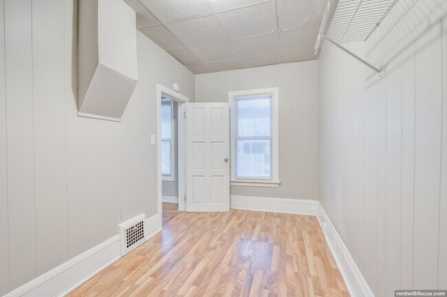 Building Photo - 645 5th St