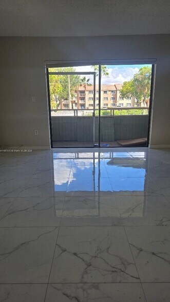 Building Photo - 17600 NW 68th Ave