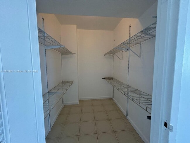 Building Photo - 2899 Collins Ave