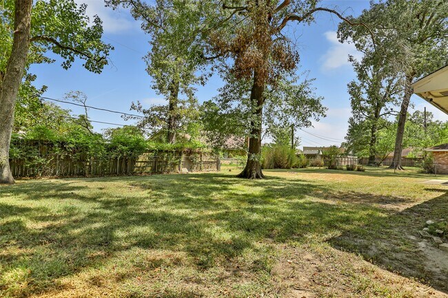 Building Photo - 24610 Green Moss Dr