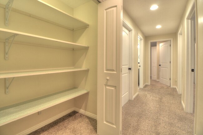Building Photo - New reduced rent!