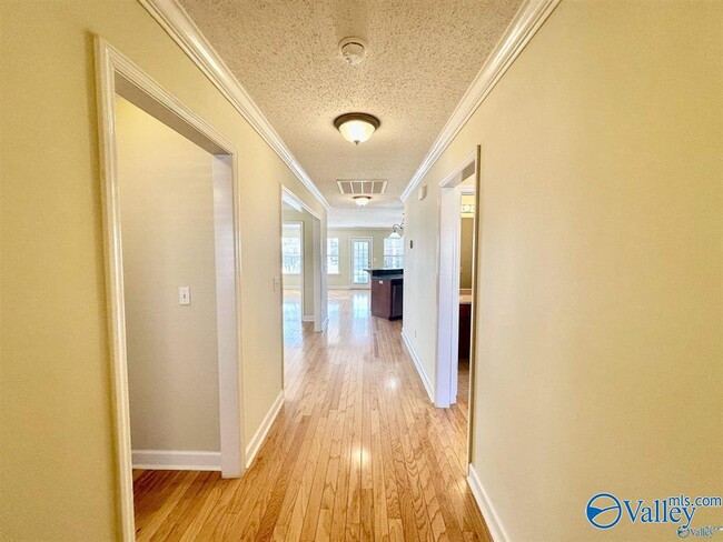Building Photo - 5002 Blakemore Dr SE