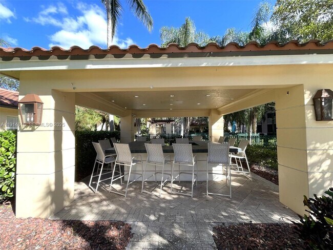 Building Photo - 6584 W Sample Rd