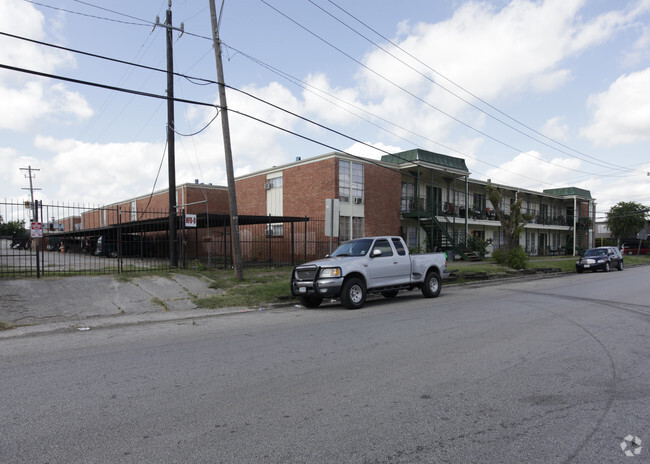 Building Photo - Fiesta Plaza Apartments