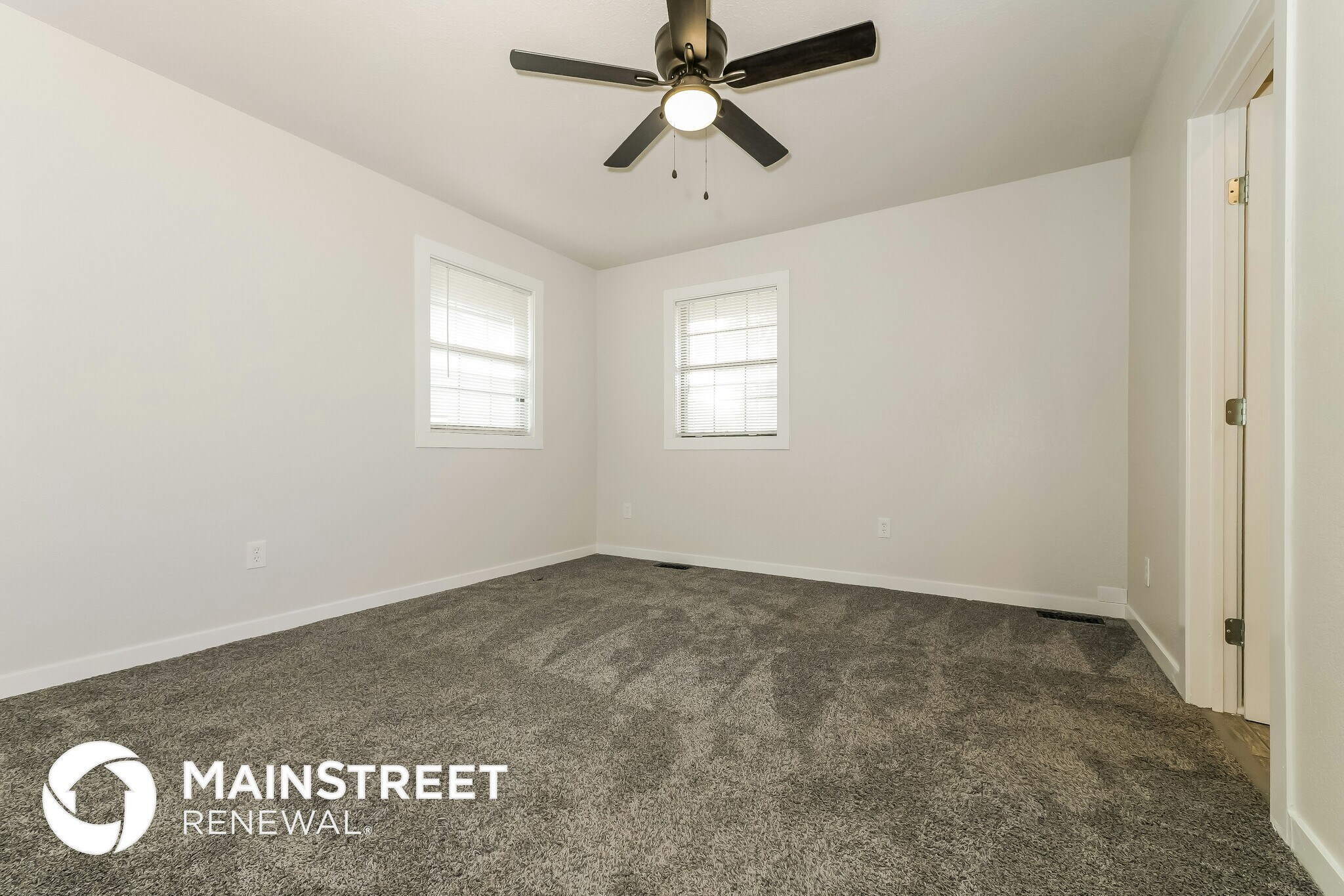 Building Photo - 10439 N Cherry Dr