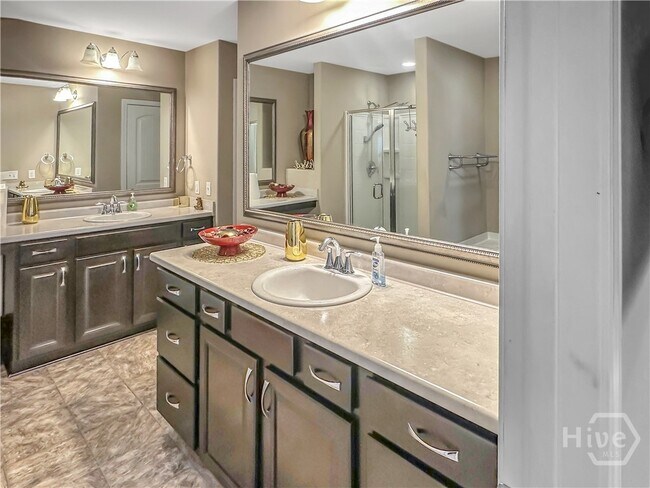 Building Photo - 278 Willow Point Cir