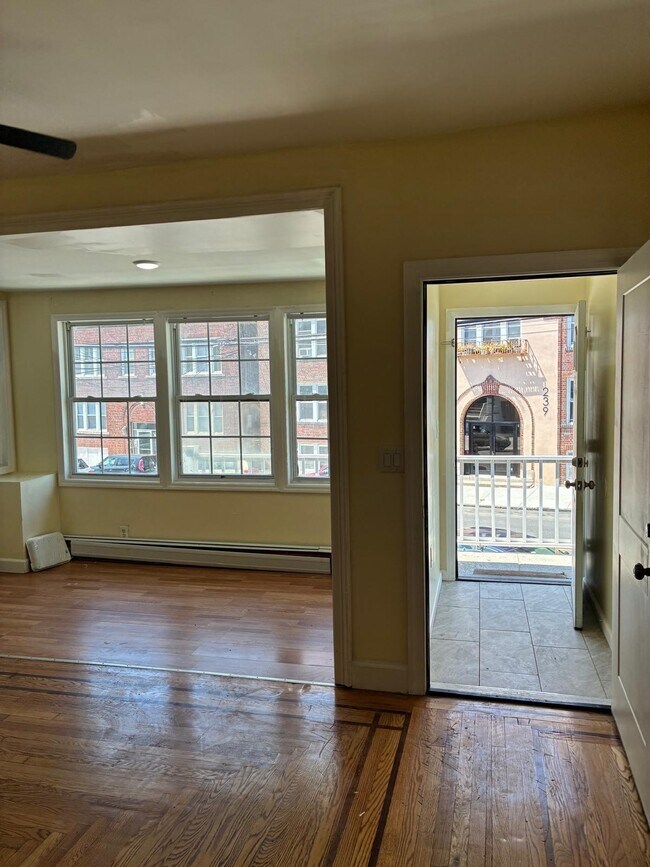 Building Photo - 244 Fowler Ave