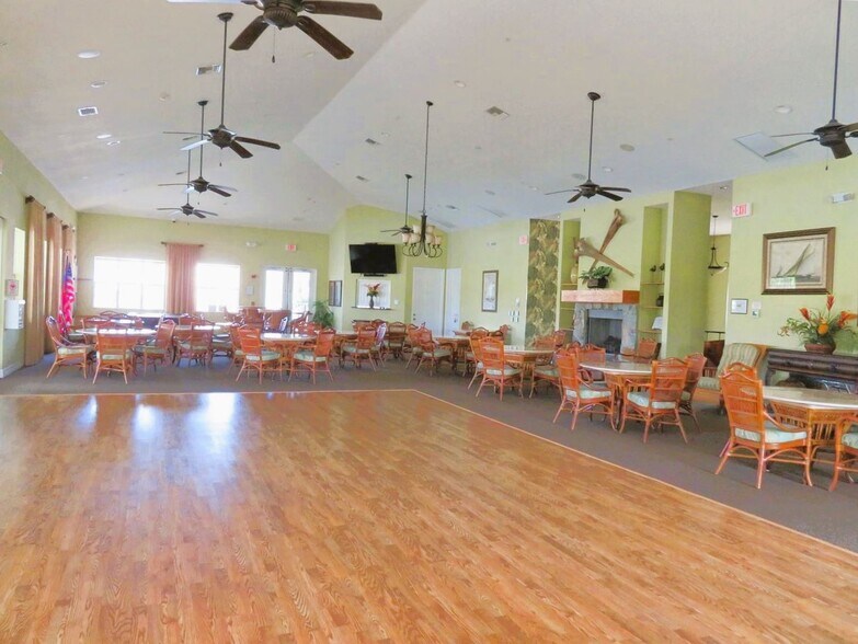 Building Photo - 2140 Heron Lake Dr