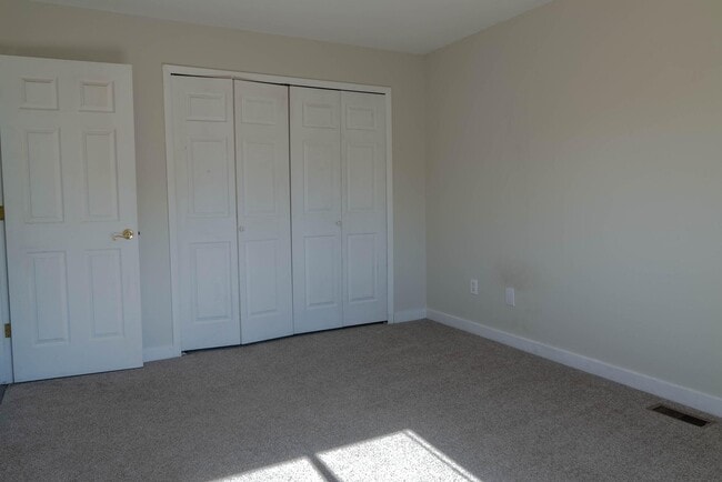 Building Photo - 7875 Chimney Terrace