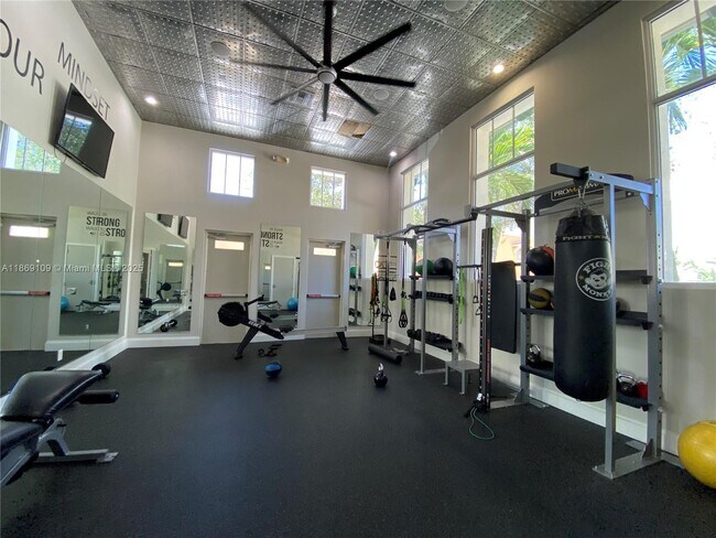 Building Photo - 770 Millbrae Ct