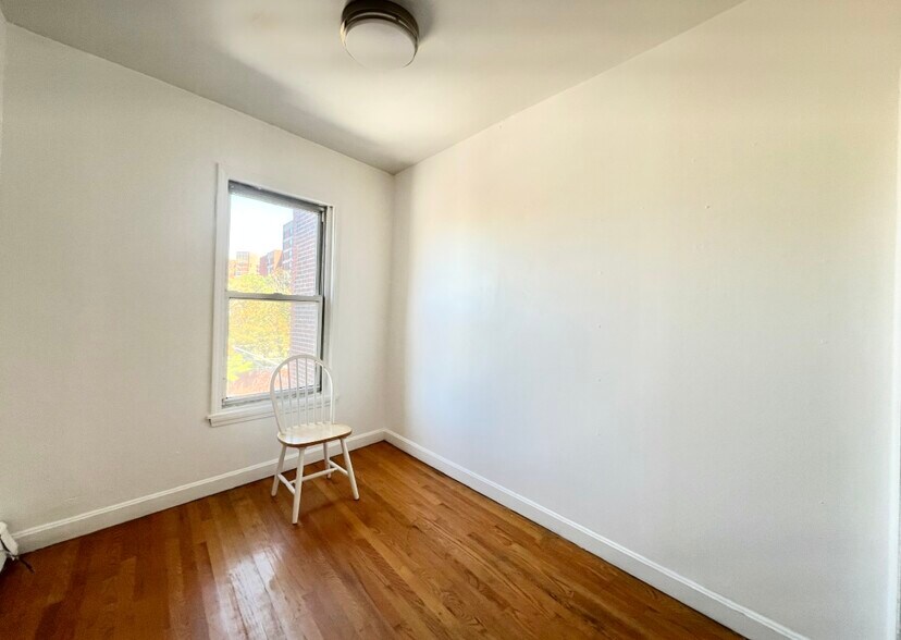 Building Photo - 848 Huntington Ave