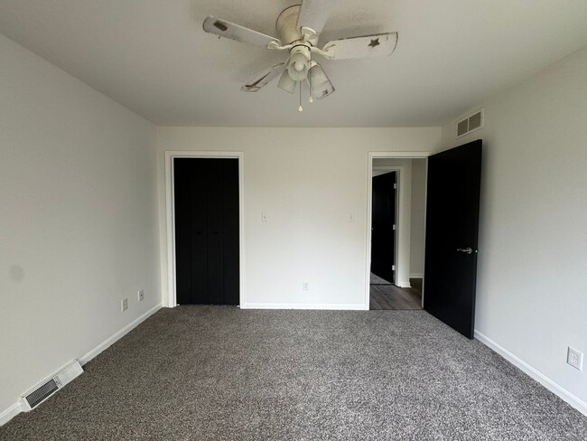 Building Photo - 201- 203 Briarcrest Ct