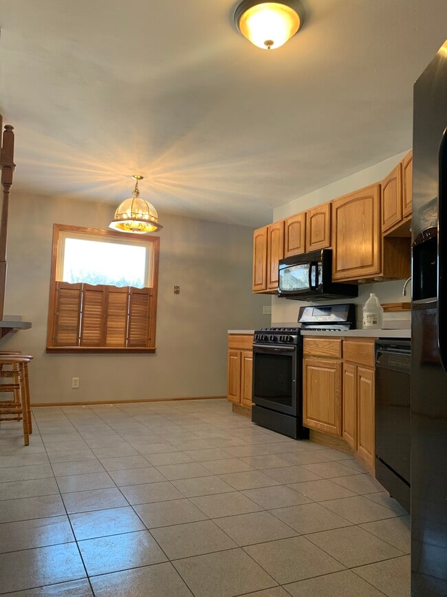 Building Photo - 18342 Clairmont Dr