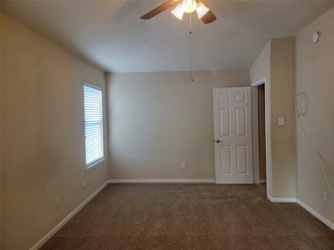 Building Photo - 2414 Gwenfair Dr