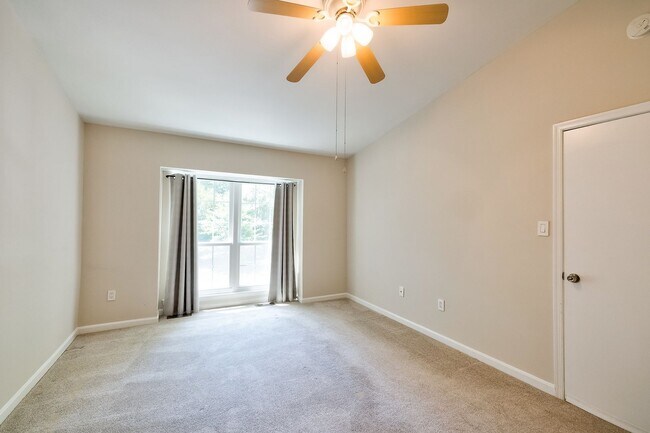 Building Photo - 16 Casino Ct