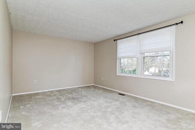 Building Photo - 1209 Crockett Ln
