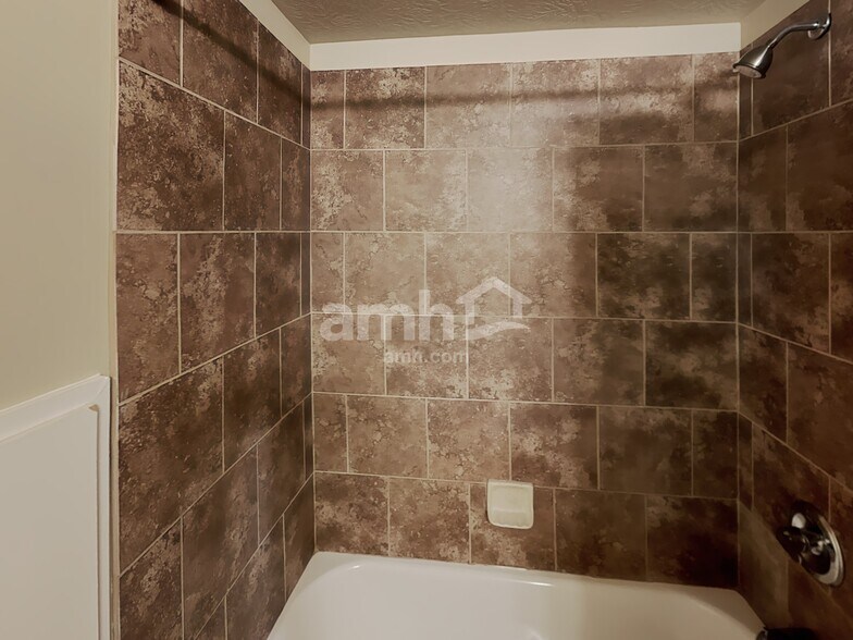 Building Photo - 6254 W Sarah Cir