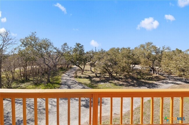 Building Photo - 322 Oakwood Loop