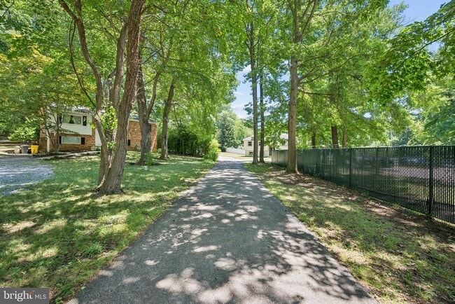 Building Photo - 1365 Moyer Rd