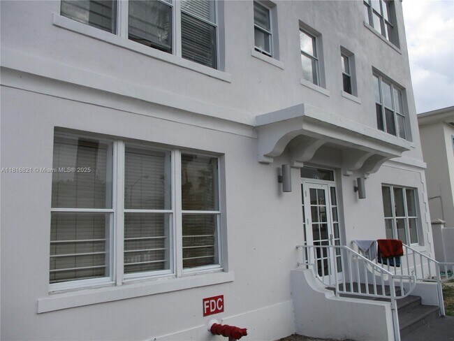 Building Photo - 1027 Pennsylvania Ave