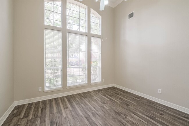 Building Photo - 5911 Brook Bend Dr