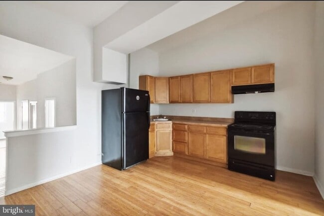 Primary Photo - 1918 W Diamond St