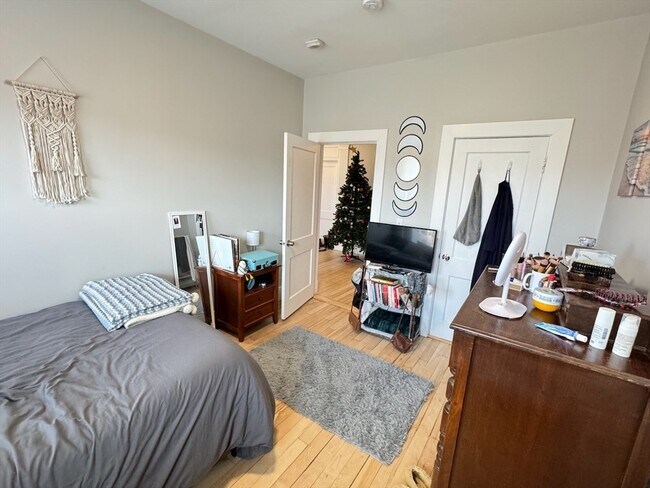 Building Photo - 1284 Commonwealth Ave