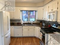 Building Photo - 5 bedroom in Brookline MA 02445