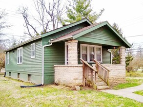 Building Photo - 217 S Clark St