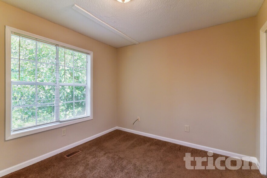 Building Photo - 2131 Boone Pl