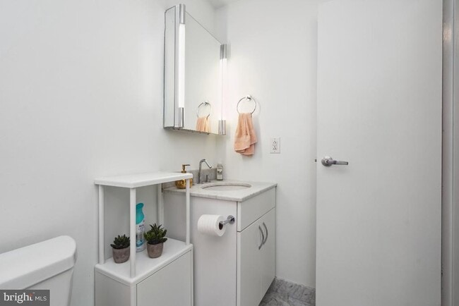 Building Photo - 219 S 18th St