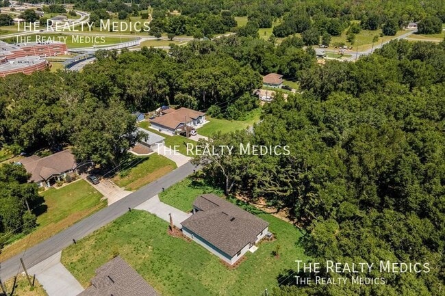 Building Photo - 13063 SW 43rd Ave Rd