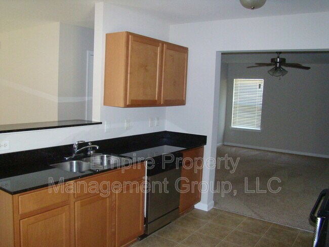 Building Photo - 384 Denman Loop